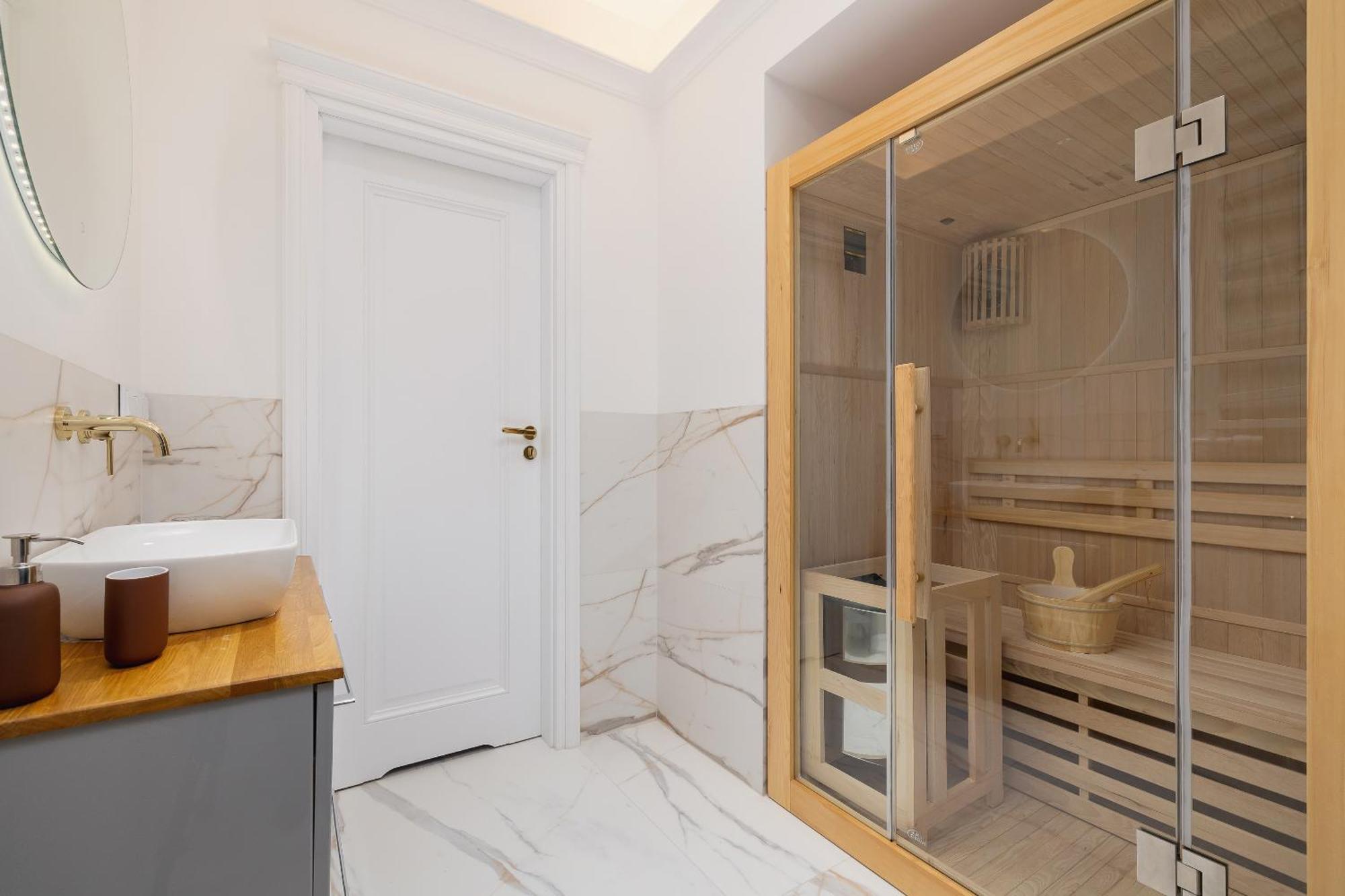 With Private Sauna - Plac Wolnica 12a Apartment Krakau